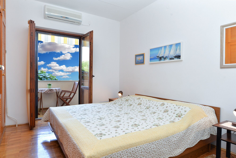 Bedroom 2, Apartment 1174, Fažana