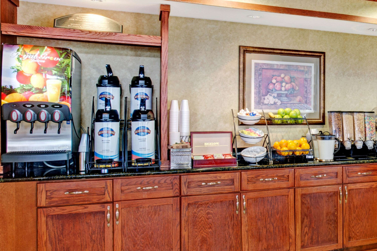 Food & Drinks 5, Baymont by Wyndham Indianapolis West, Indianapolis