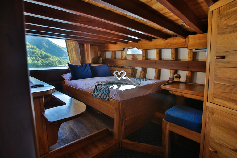 Bedroom 4, Tanaka Liveaboard, West Manggarai