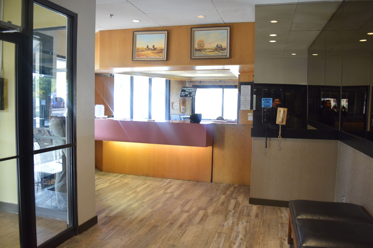 Others 5, Venture Inn Hotel, Division No. 11