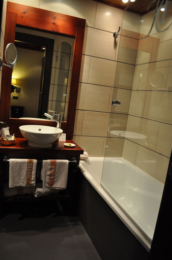 Bathroom 4, Hotel Ciria, Huesca
