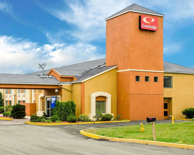 Exterior & Views 1, Econo Lodge Harrisburg - Hershey North, Dauphin
