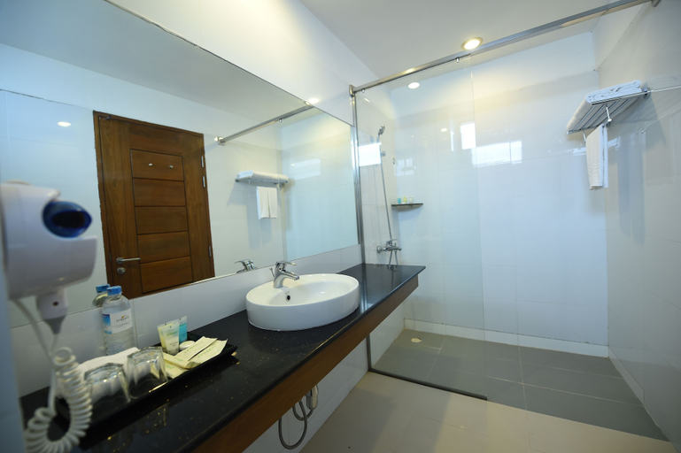 Bathroom 3, Zfreeti Hotel, Myingyan
