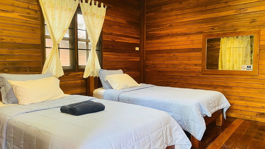 Bedroom 4, Phuphan Park Hotel, Muang Sakon Nakhon