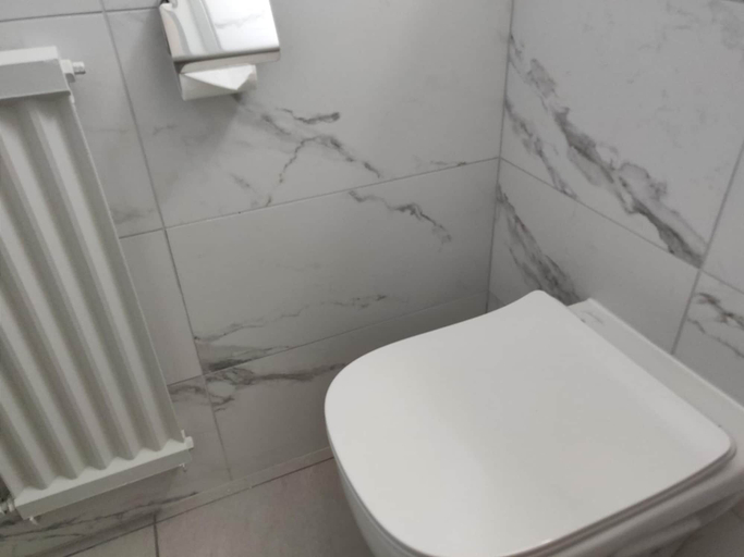 Bathroom 4, Cit'Hotel Logis de Brou, Ain