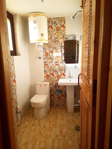 Bathroom 4, Grand Noora Palace, Srinagar