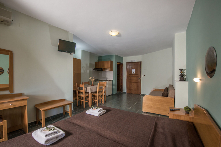 Bedroom 4, Mirtilos Studios & Apartments, Crete