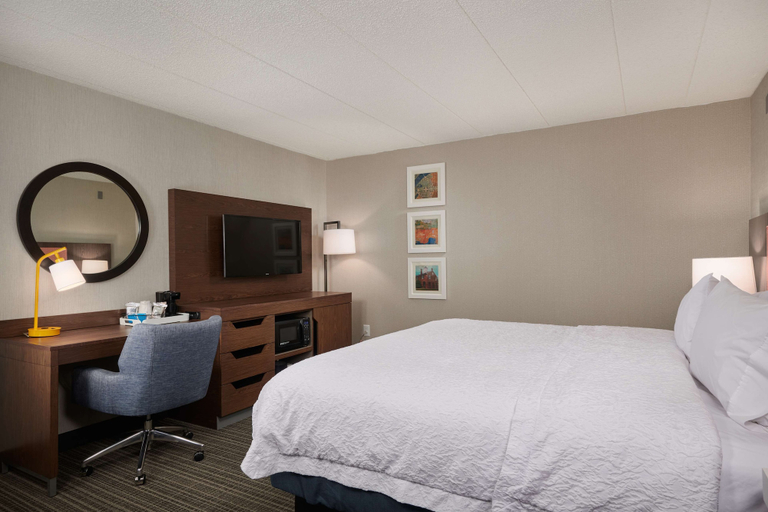 Bedroom 3, Hampton Inn Fairfax City, Fairfax City