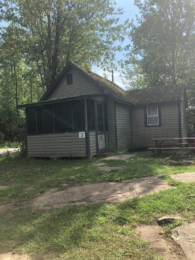 Exterior & Views 2, Riverbay Adventure Inn, Saint Lawrence