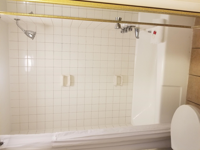 Bathroom 4, Baymont by Wyndham Sarasota, Sarasota