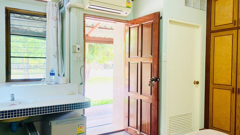 Bathroom 5, Phuphan Park Hotel, Muang Sakon Nakhon