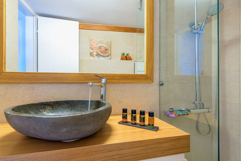 Bathroom 4, Lithinon Luxury Suites, Crete