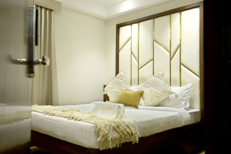 Bedroom 2, Hotel Grand Girdhar, Indore