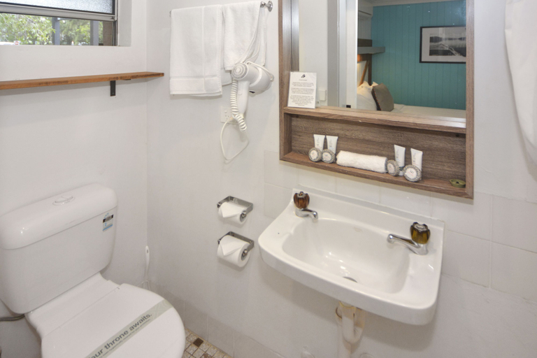 Bathroom 4, Pleasant Way River Lodge, Shoalhaven - Pt A