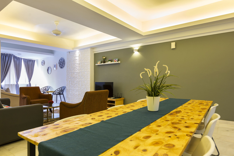 Food & Drinks, The Forum Condominium by Brassalova 132, Kuala Lumpur