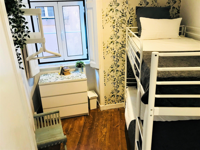 Bedroom 4, Charming Flat with Great Terrace, Best Location, Lisbon