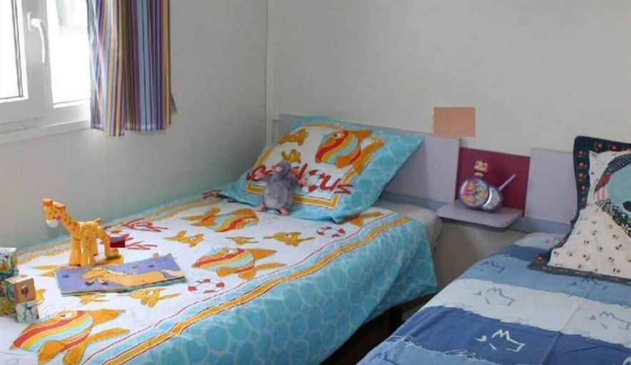 Bedroom 3, Camping La Cailletiere - Mobil-Home, Charente-Maritime