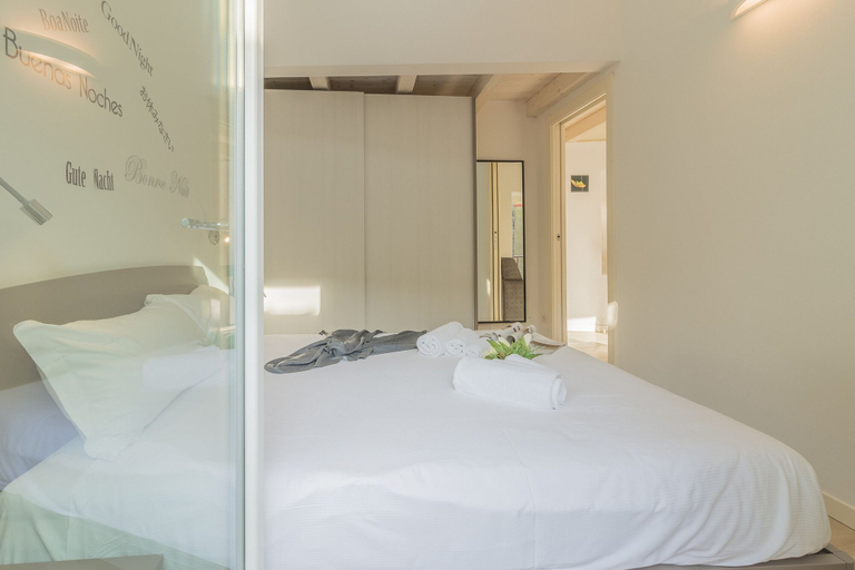 Others 4, Pretty Home, Lecco
