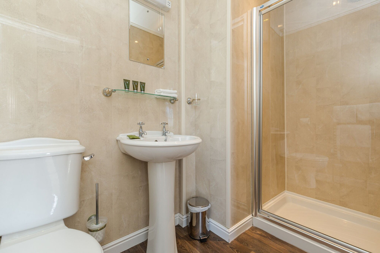 Bathroom 3, Smeaton Farm, Cornwall