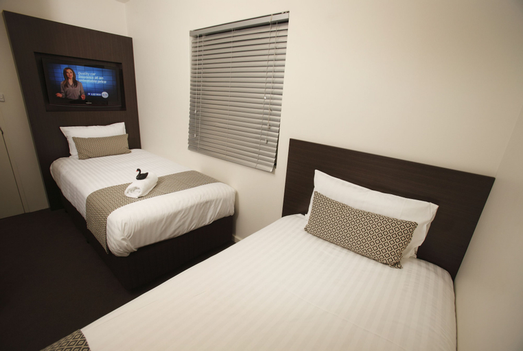 Bedroom 4, Pier 21 Riverside Apartment Hotel, Fremantle