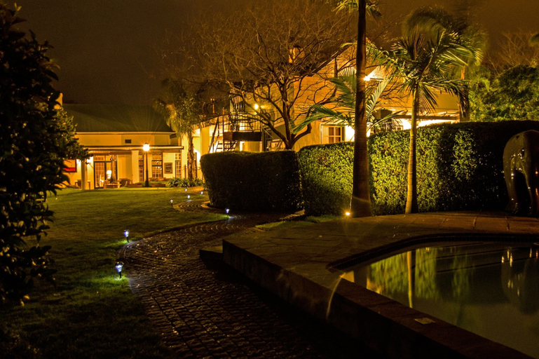 Exterior & Views 2, Avondrood Guest House, Cape Winelands