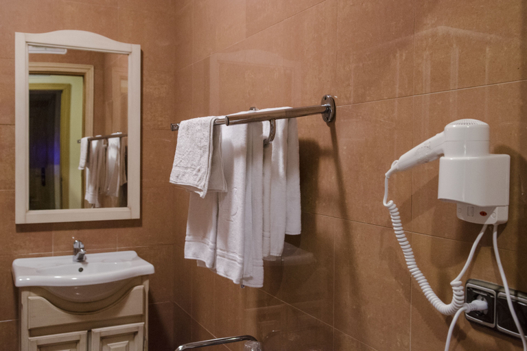 Bathroom 3, Hostal Rural Elosta, Navarra