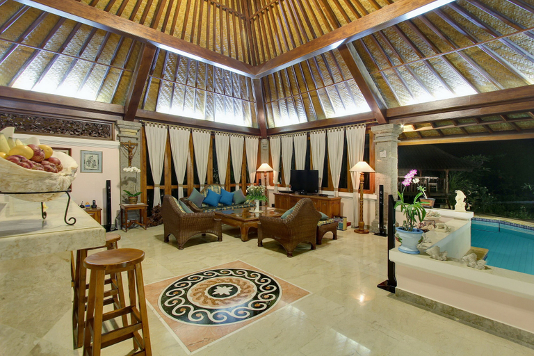 Others 3, Villa Senyum, Badung