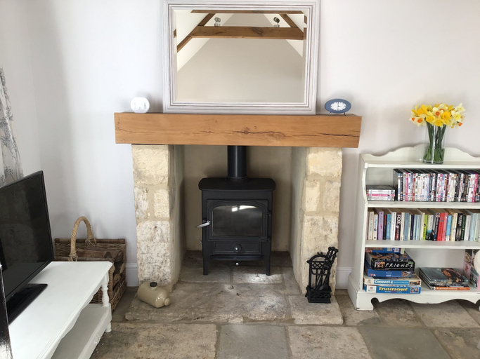 Others 4, Courtyard Cottage - Adults Only, Gloucestershire