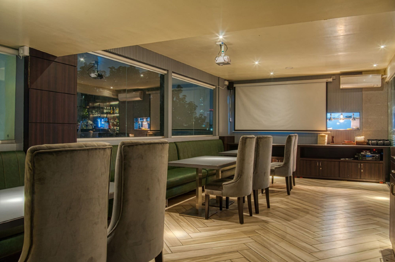 Food & Drinks 5, The Samilton, Kolkata