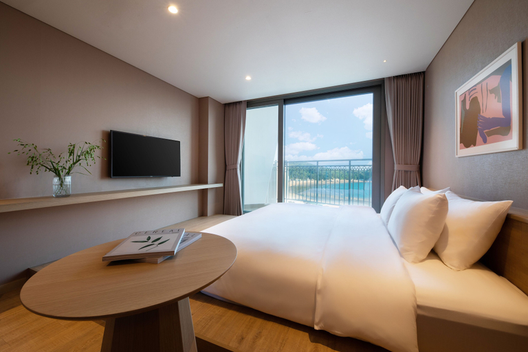 Bedroom 3, The Week& Resort, Jung