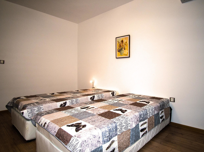 Bedroom 2, Travellino Serviced Apartments, Burgas