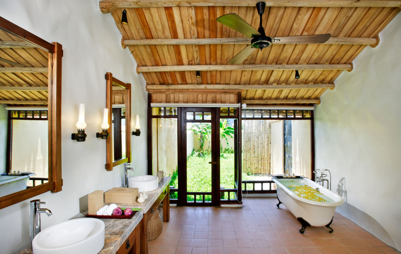 Bathroom 5, Emeralda Resort Ninh Binh, Gia Viễn