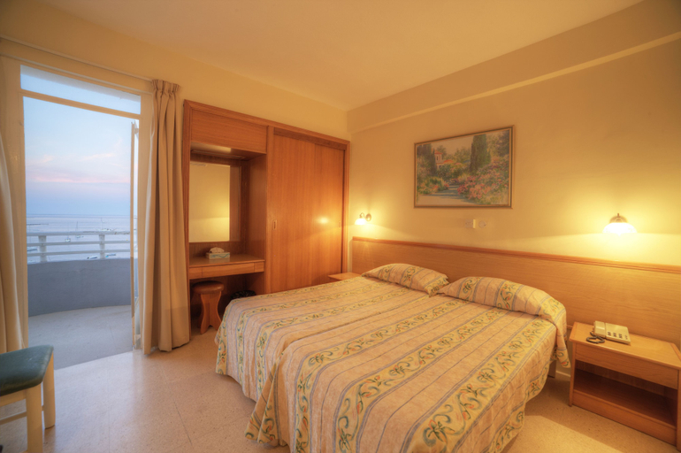 Bedroom 4, Ambassador Hotel, Saint Paul's Bay