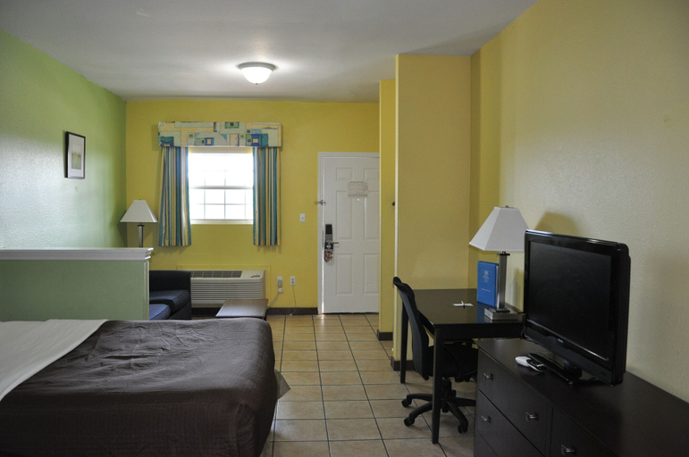 Bedroom 3, Plantation Suites & Conference Center, Nueces