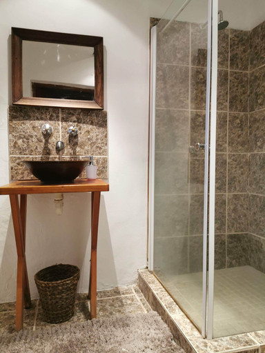 Bathroom 3, Ross Farms, Cape Winelands