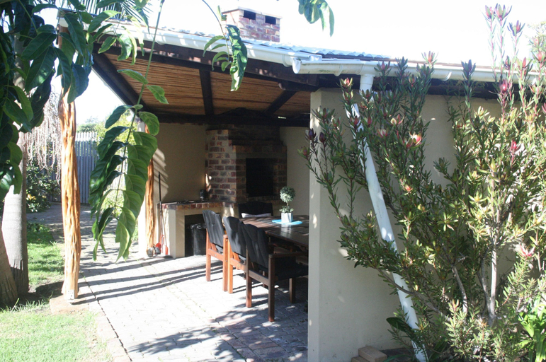 Exterior & Views 2, 113 On Robberg, Eden