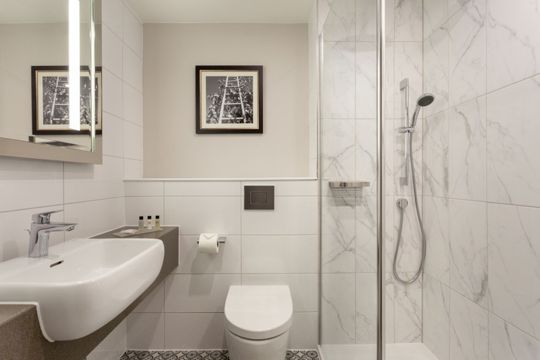 Bathroom 5, Bridgewood Manor, Kent