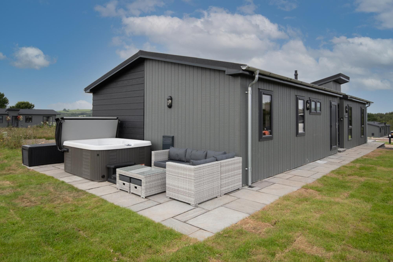Exterior & Views 2, Ael-y-bryn - Luxury Lodge Hot Tub Three En-suite Bedrooms, Pembrokeshire