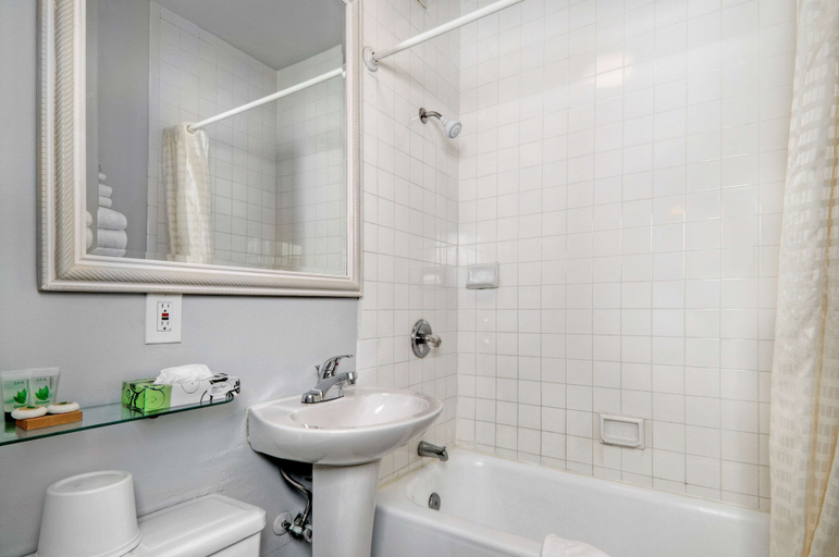 Bathroom, The Monarch Hotel, San Francisco