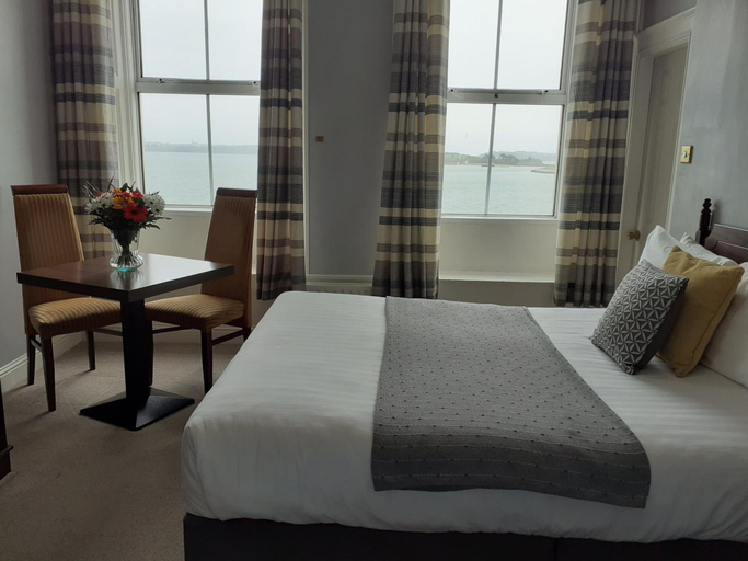 Bedroom 3, Commodore Hotel
