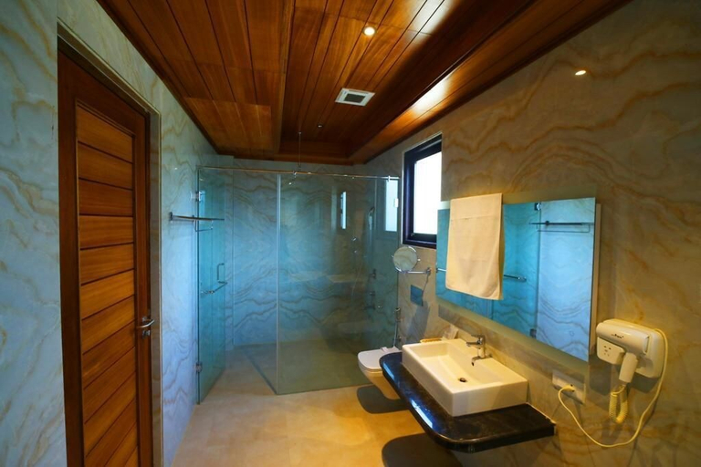 Bathroom 5, Sandyy Wavess Beach Resort, South Andaman