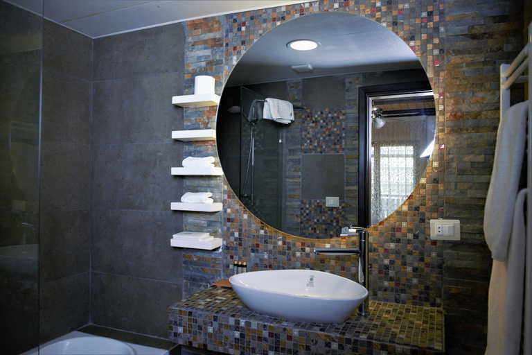 Bathroom 4, Palais Des Cedres, Chouf