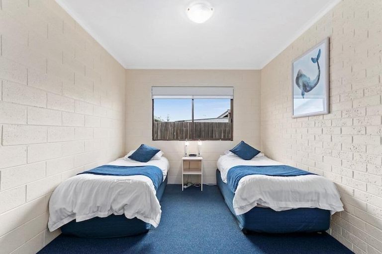 Bedroom 4, Allambi Holiday Apartments, E. Gippsland - Bairnsdale