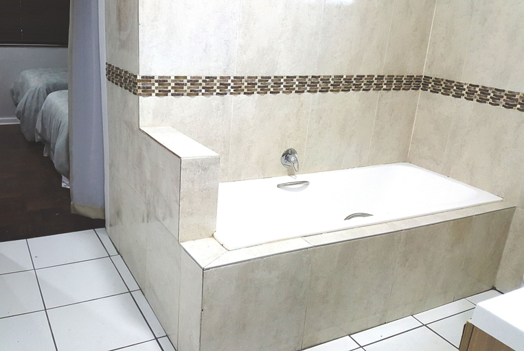 Bathroom 3, 7 on Disa Self-catering Accommodation, City of Cape Town