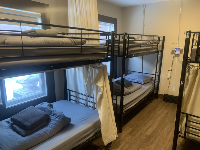 Bedroom 2, Party Hostel- Canmore Hotel Hostel, Division No. 15