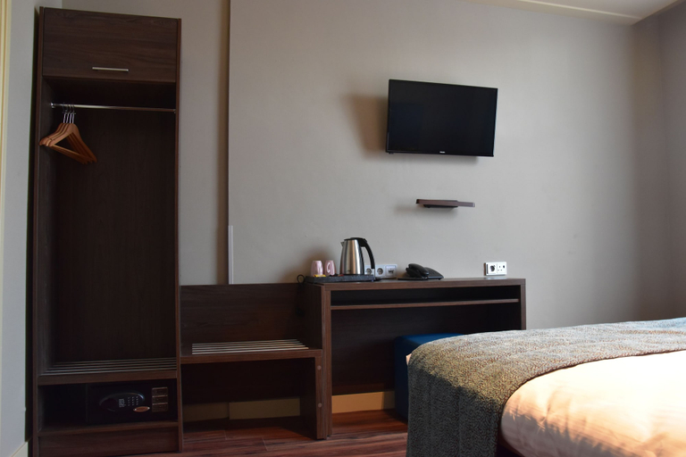 Bedroom 2, OZO Hotels Armada Amsterdam, Amsterdam