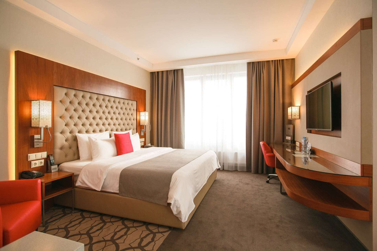 Bedroom 2, Ramada Plaza by Wyndham Voronezh City Centre, Novousmanskiy rayon