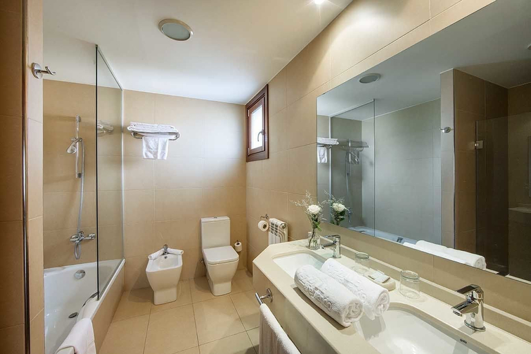Bathroom 4, Hotel Zalle Don Fernando, Asturias