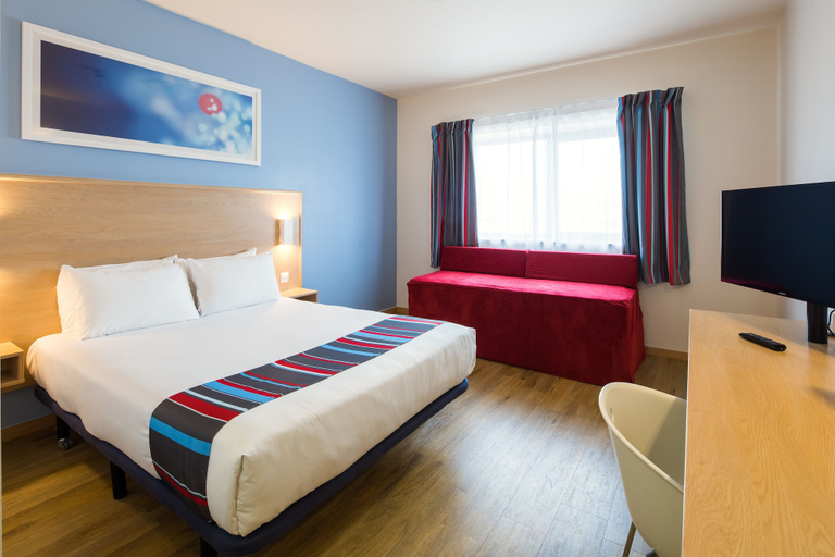 Bedroom 3, Travelodge Valencia Aeropuerto, Valencia