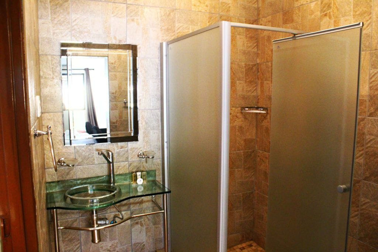 Bathroom, Mango Guesthouse, Ongwediva